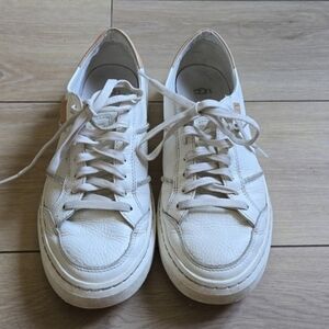 UGG Alameda Lace Up Sneaker Shoes Women Size 9